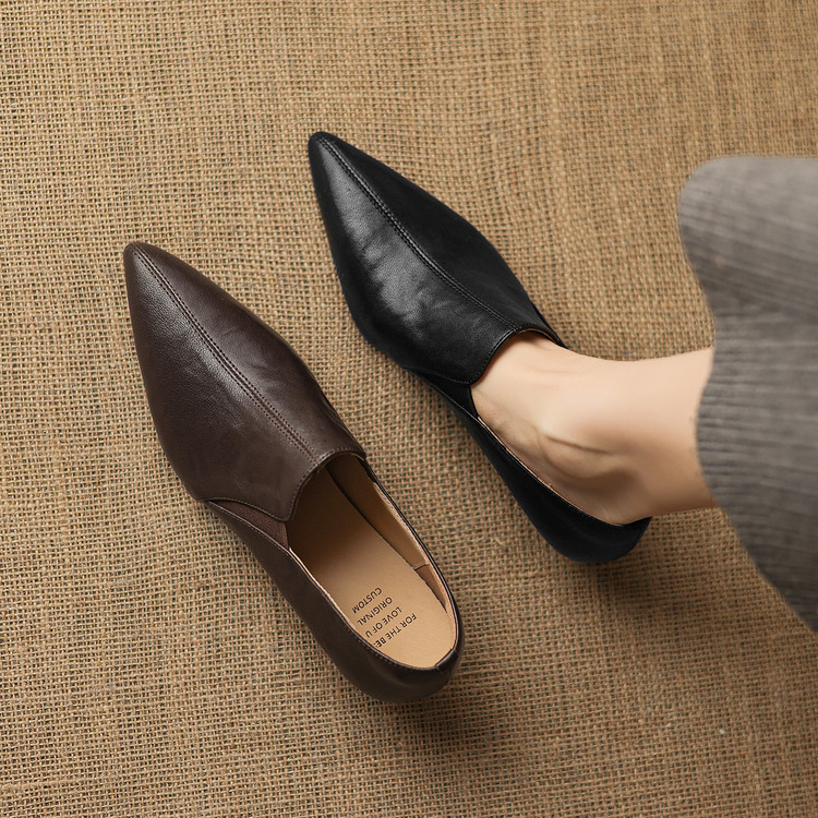Deep Mouth Pointed Toe Mid Heel Chunky Pump - Style s.html