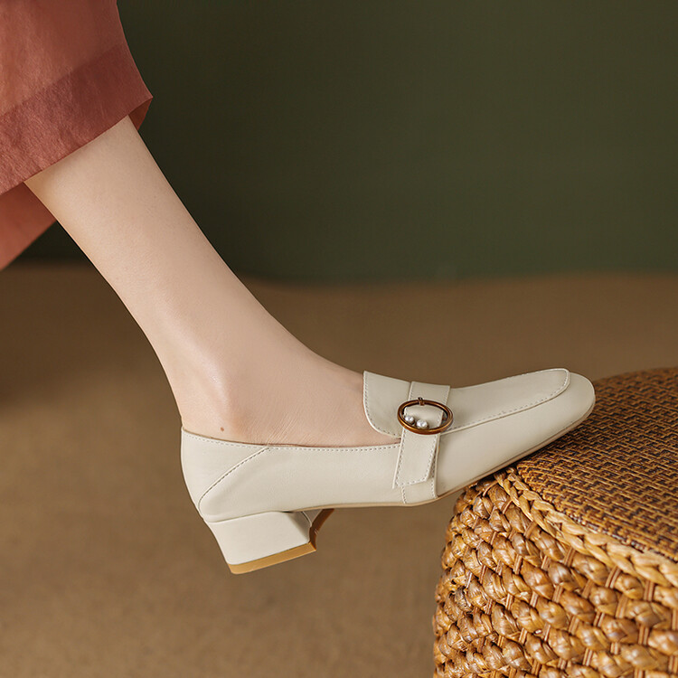 Women's Retro Flat Shoes Mixed Material Square Toe Buckle Strap